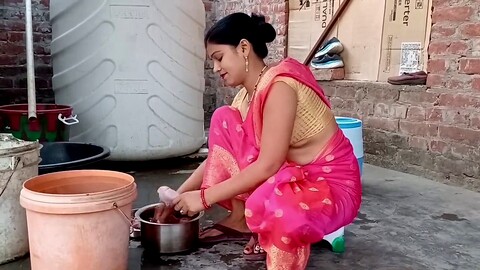 La matrigna dott.ssa Rajlaxmi Zia si dà da fare con un po' di azione sessuale indiana. La matrigna dott.ssa Rajlaxmi Zia si dà da fare con un po' di azione sessuale indiana.