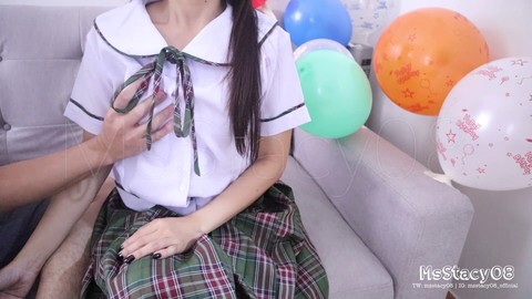 Una colegiala filipina celebra su cumpleaños con una fiesta de sexo salvaje