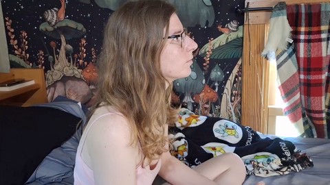 La sorellastra gamer Summer Fawn subisce una dura penetrazione mentre gioca in POV