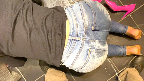 Jeans pantalones meadas, wet jeans, jeans