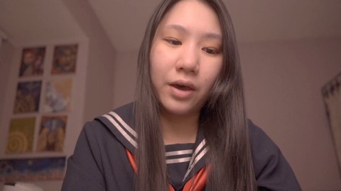 La carina studentessa asiatica Alize Zaide crea ASMR mentre condivide Isaia 30-34 come sorella in Cristo.