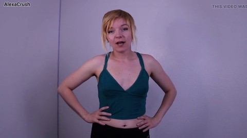 El probador de juguetes explora la máquina boink