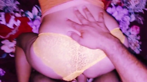 Une milf népalaise aux seins énormes apprécie le sexe hardcore avec son beau-frère dans une action très chaude et indienne