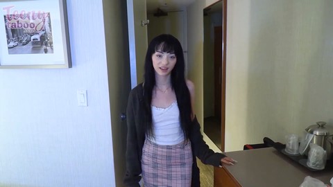 Seth Brogan eleva Cecelia Taylor ad essere la sua compagna sessuale e assistente di ufficio!